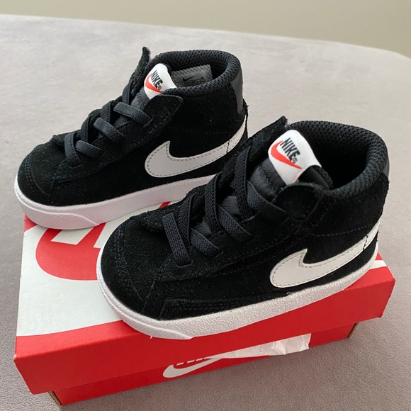 Nike Blazer Mid ‘77 - Picture 1 of 5